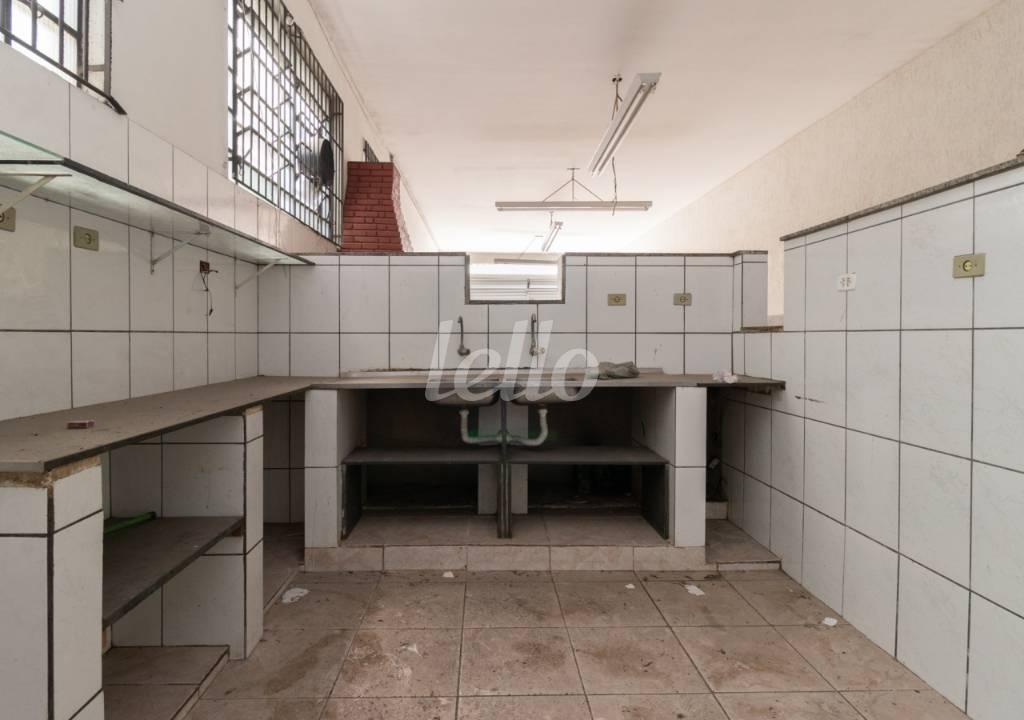 COPA de Salão para alugar, Padrão com 360 m², e 3 vagas em Vila Esperança - São Paulo