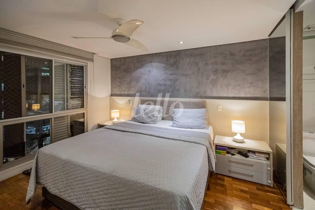 SUITE de Apartamento para alugar, Padrão com 130 m², 3 quartos e 2 vagas em Itaim Bibi - São Paulo