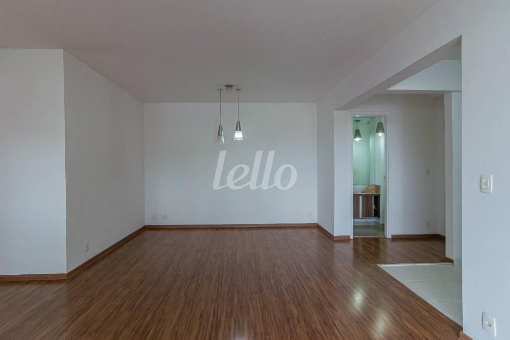SALA DOIS AMBIENTES de Apartamento à venda, Padrão com 87 m², 2 quartos e 2 vagas em Vila Dom Pedro Ii - São Paulo