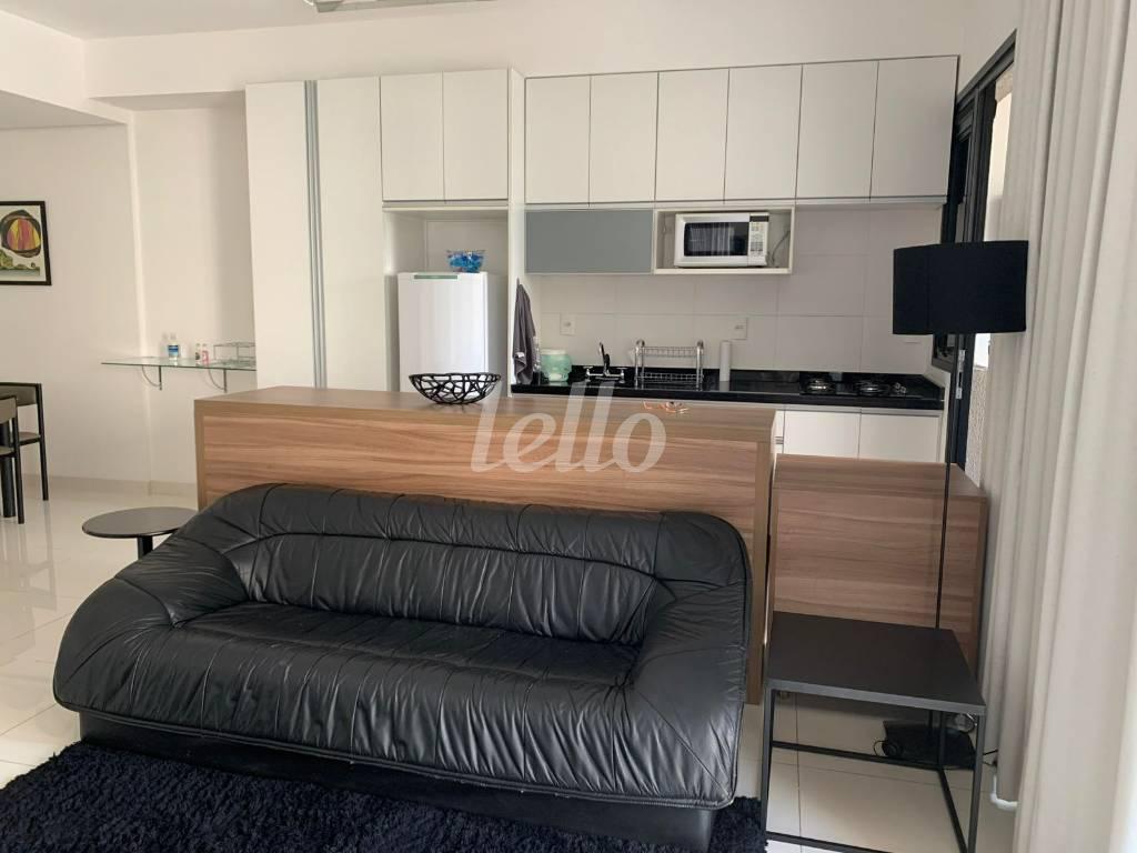 SALA de Apartamento para alugar, Padrão com 66 m², 1 quarto e 1 vaga em Vila Olímpia - São Paulo