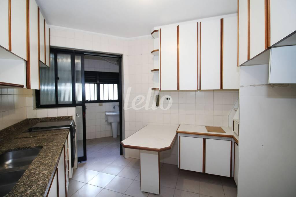 COZINHA de Apartamento à venda, Padrão com 112 m², 4 quartos e 2 vagas em Indianópolis - São Paulo