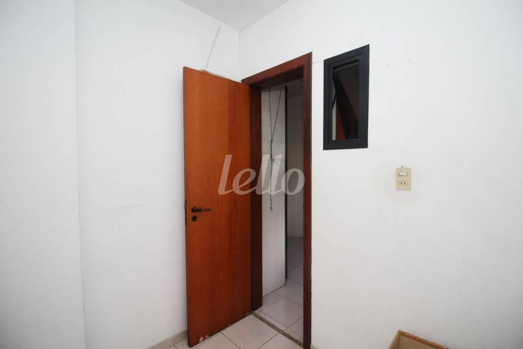 DORMITÓRIO DE SERVIÇO de Apartamento à venda, Padrão com 112 m², 4 quartos e 2 vagas em Indianópolis - São Paulo