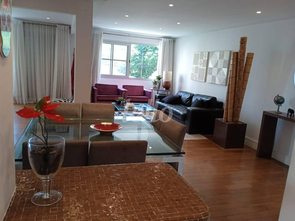 SALA de Apartamento à venda, Padrão com 136 m², 2 quartos e 2 vagas em Brooklin Paulista - São Paulo