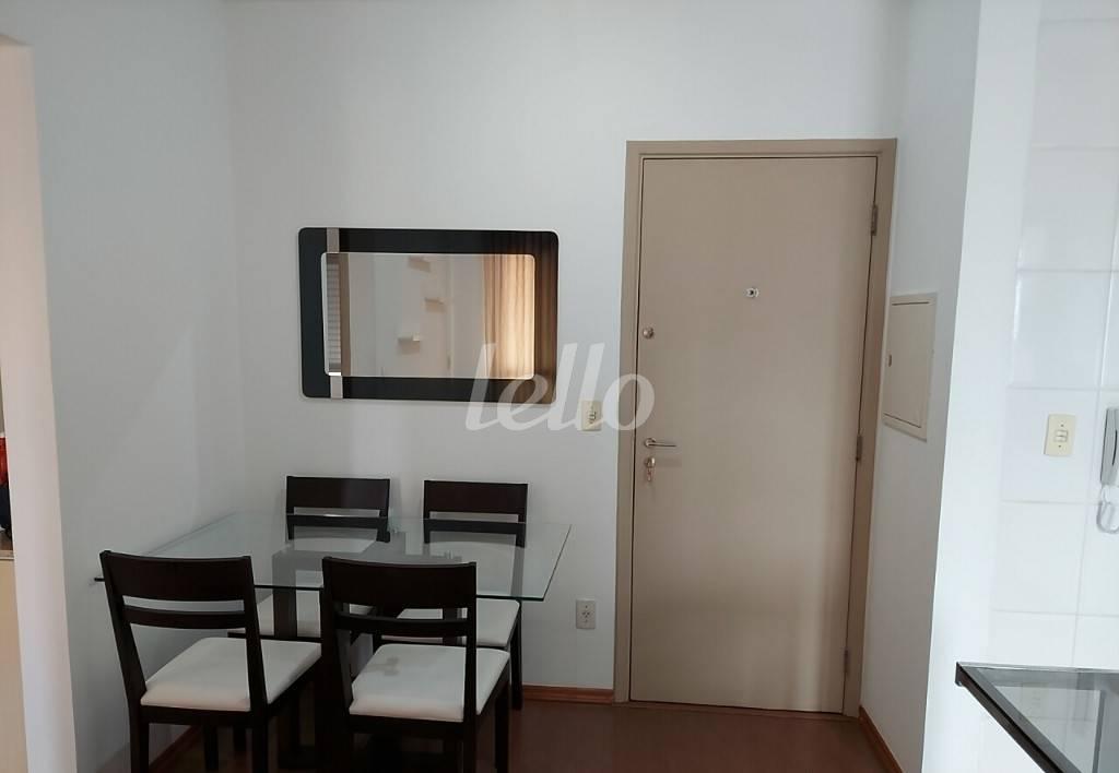 SALA de Apartamento para alugar, Padrão com 67 m², 1 quarto e 1 vaga em Vila Pompeia - São Paulo