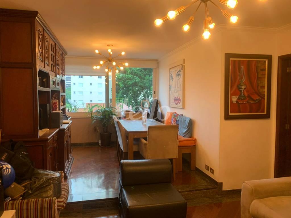 SALA de Apartamento à venda, Padrão com 86 m², 3 quartos e 1 vaga em Indianópolis - São Paulo