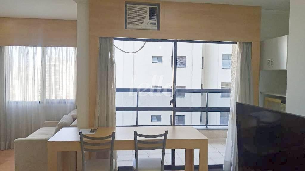 LIVING de Apartamento à venda, Flat com 45 m², 1 quarto e 1 vaga em Nova Piraju - São Paulo