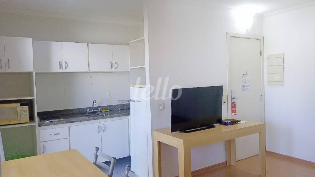LIVING de Apartamento à venda, Flat com 45 m², 1 quarto e 1 vaga em Nova Piraju - São Paulo