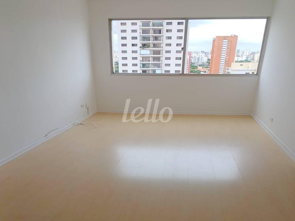 LIVING de Apartamento à venda, Padrão com 67 m², 2 quartos e 2 vagas em Campo Belo - São Paulo