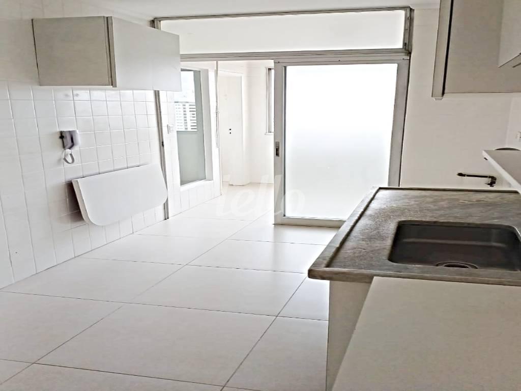 COZINHA de Apartamento à venda, Padrão com 67 m², 2 quartos e 2 vagas em Campo Belo - São Paulo