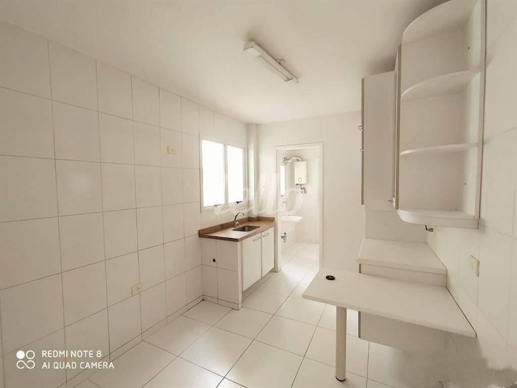 F de Apartamento à venda, Padrão com 80 m², 3 quartos e 2 vagas em Água Fria - São Paulo