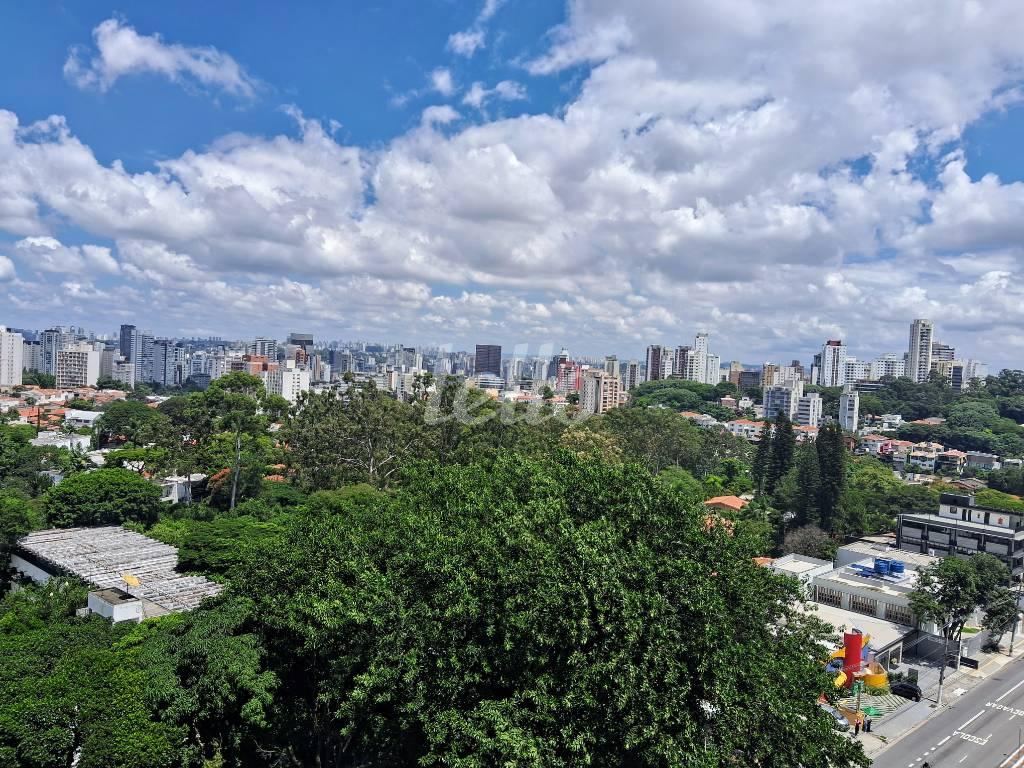 VISTA de Apartamento à venda, Padrão com 138 m², 3 quartos e 1 vaga em Sumarezinho - São Paulo