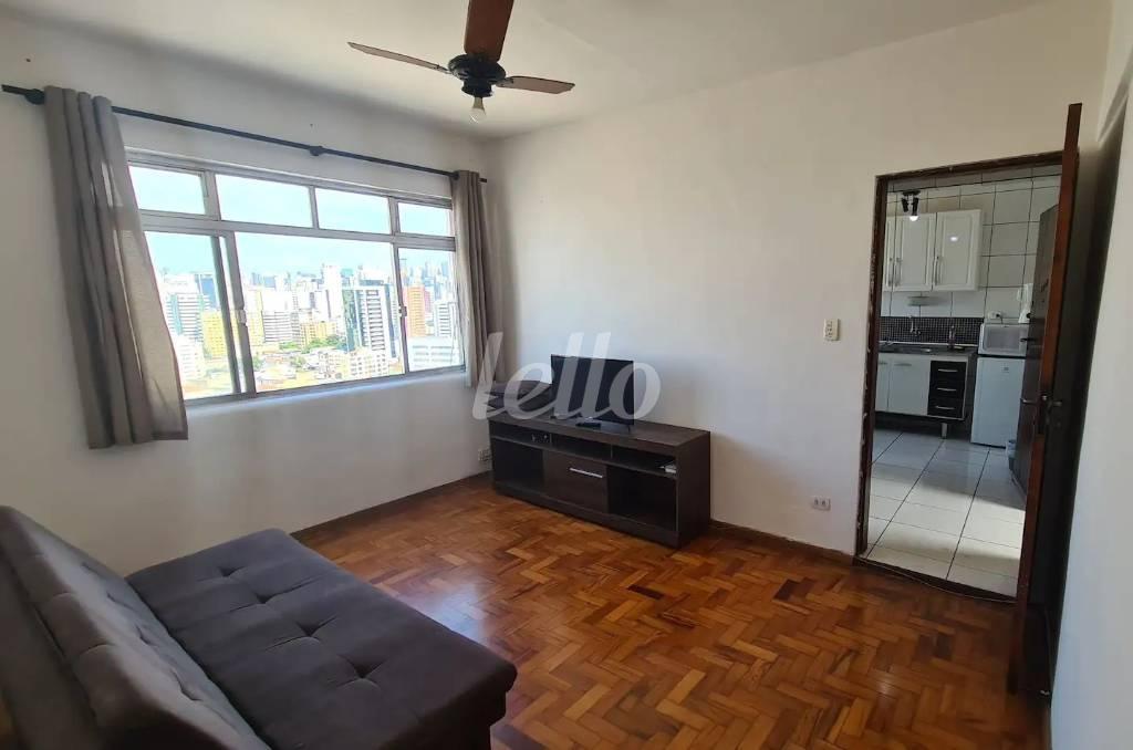 SALA de Apartamento à venda, Padrão com 64 m², 1 quarto e em Liberdade - São Paulo