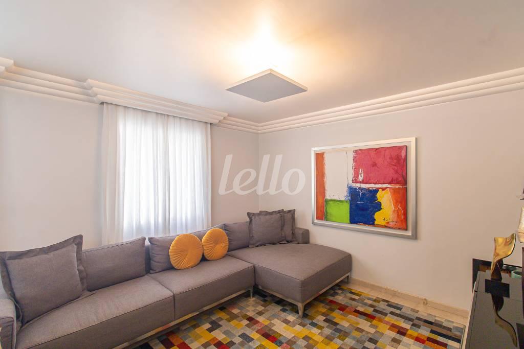 SALA de Apartamento para alugar, Padrão com 200 m², 3 quartos e 2 vagas em Itaim Bibi - São Paulo