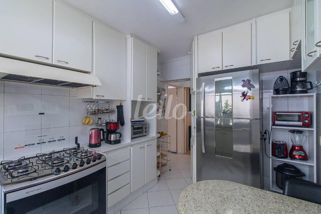 COZINHA de Apartamento para alugar, Padrão com 200 m², 3 quartos e 2 vagas em Itaim Bibi - São Paulo