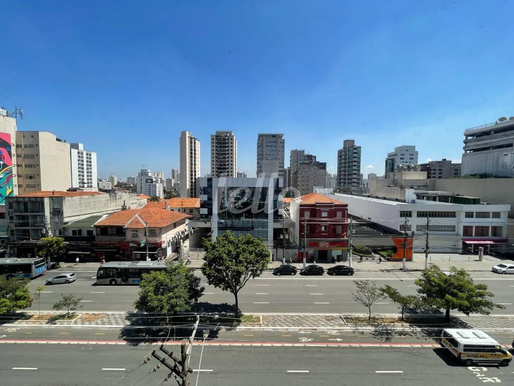 15 VISTA de Sala / Conjunto à venda, Padrão com 49 m², e 1 vaga em Vila Mariana - São Paulo