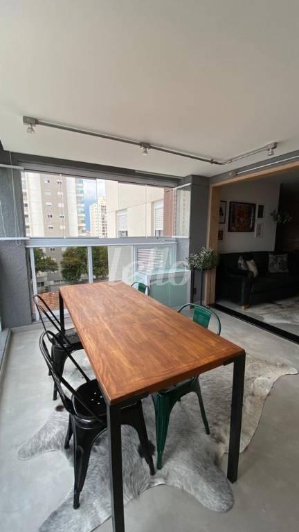 VARANDA GOURMET de Apartamento à venda, Padrão com 61 m², 2 quartos e 2 vagas em Vila Monte Alegre - São Paulo