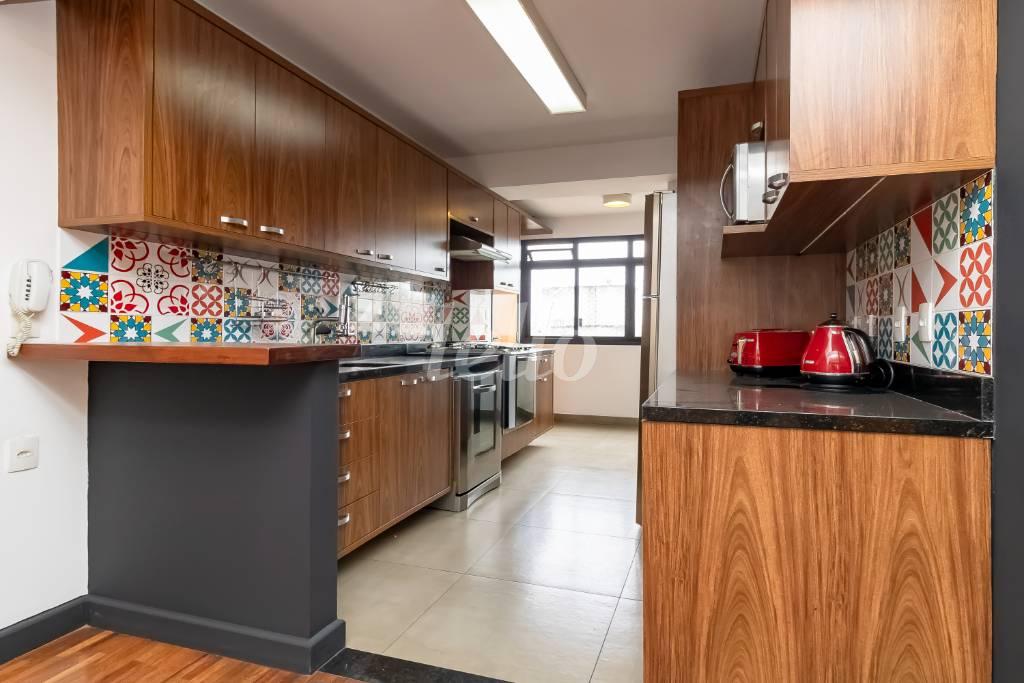 COZINHA de Apartamento para alugar, Padrão com 110 m², 2 quartos e 1 vaga em Cerqueira César - São Paulo