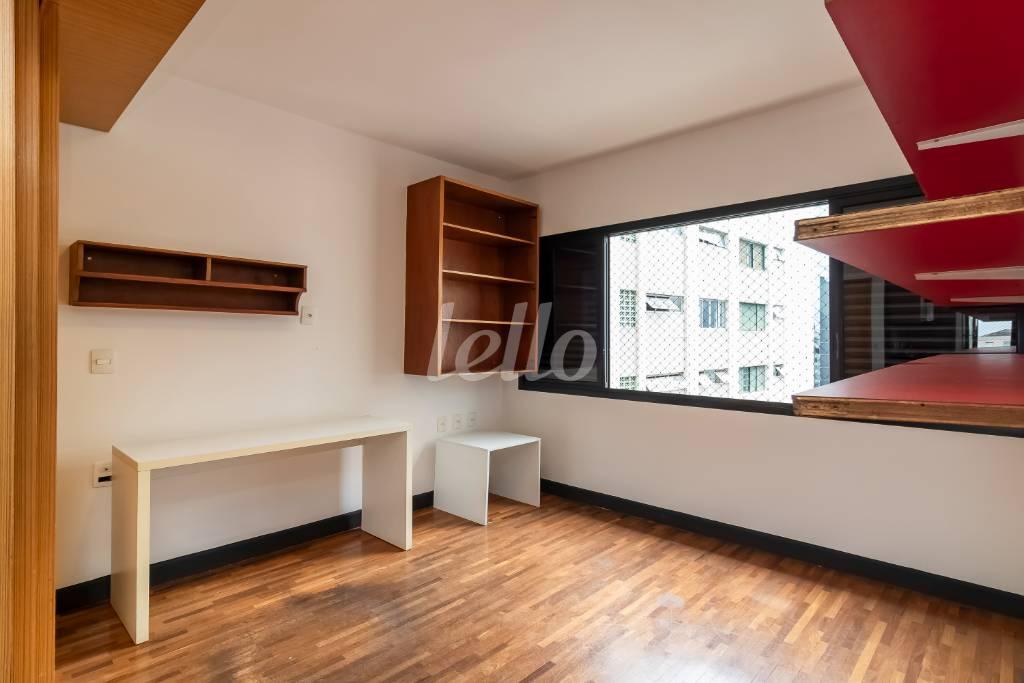 ESCRITÓRIO de Apartamento à venda, Padrão com 110 m², 3 quartos e 1 vaga em Cerqueira César - São Paulo