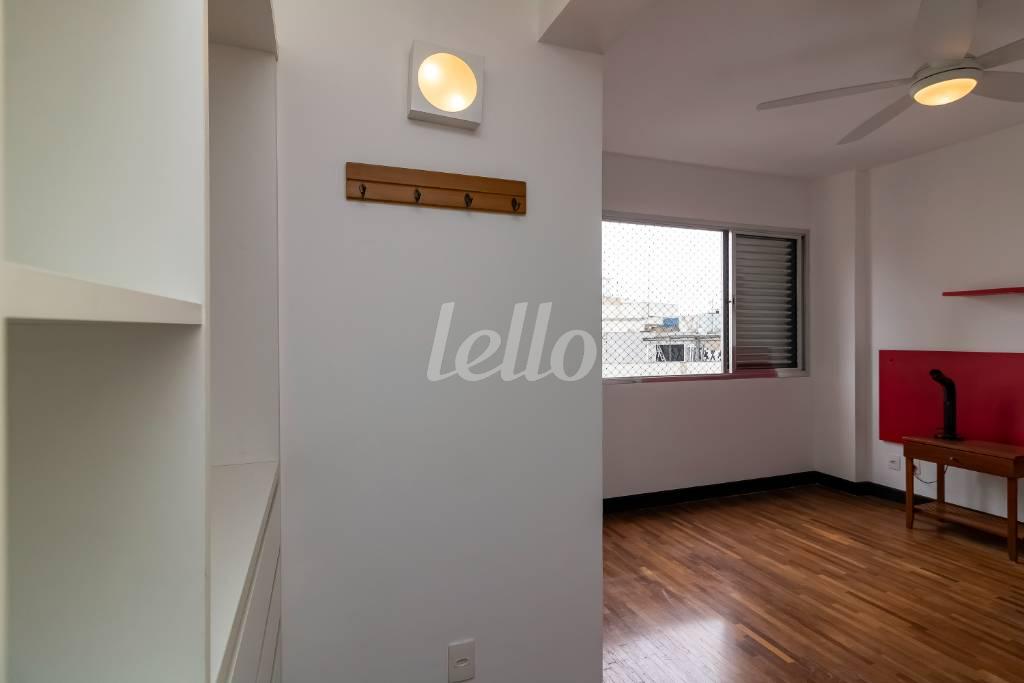 SUITE de Apartamento para alugar, Padrão com 110 m², 2 quartos e 1 vaga em Cerqueira César - São Paulo