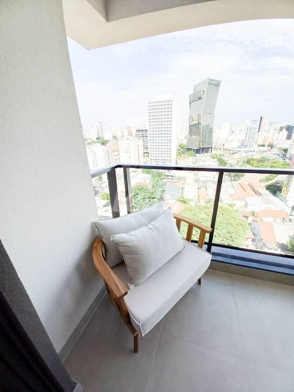 VARANDA 2 de Apartamento para alugar, Padrão com 74 m², 2 quartos e 1 vaga em Pinheiros - São Paulo