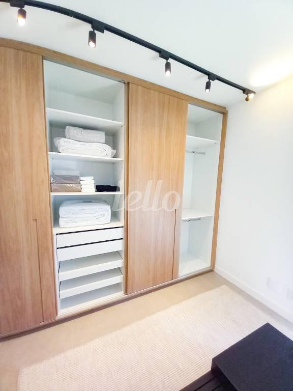DORMITÓRI0 1 de Apartamento para alugar, Padrão com 74 m², 2 quartos e 1 vaga em Pinheiros - São Paulo