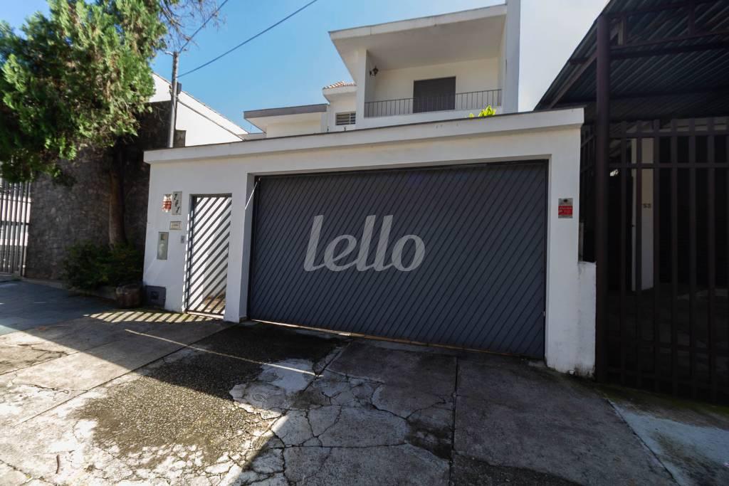 FACHADA de Casa para alugar, sobrado com 283 m², e 3 vagas em Vila Mariana - São Paulo