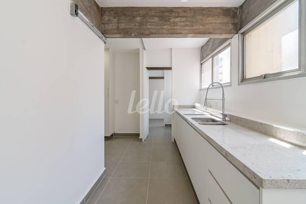 COZINHA de Apartamento para alugar, Padrão com 121 m², 4 quartos e 1 vaga em Itaim Bibi - São Paulo