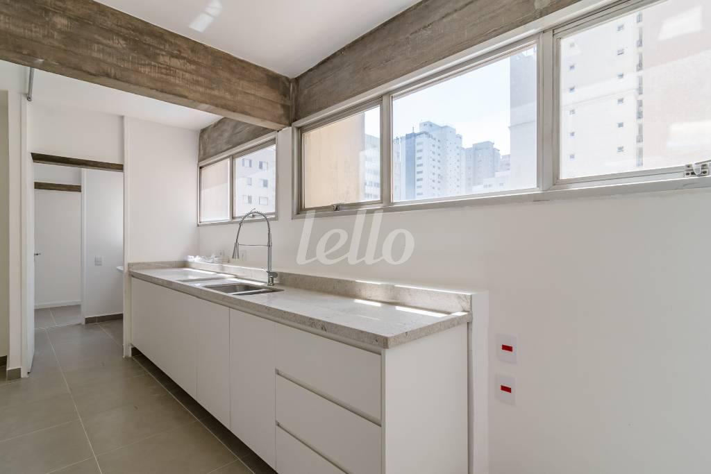 COZINHA de Apartamento para alugar, Padrão com 121 m², 4 quartos e 1 vaga em Itaim Bibi - São Paulo