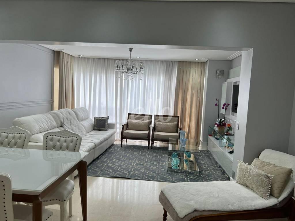 SALA de Apartamento à venda, cobertura - Padrão com 192 m², 3 quartos e 3 vagas em Jd. Leonor M. de Barros - São Paulo