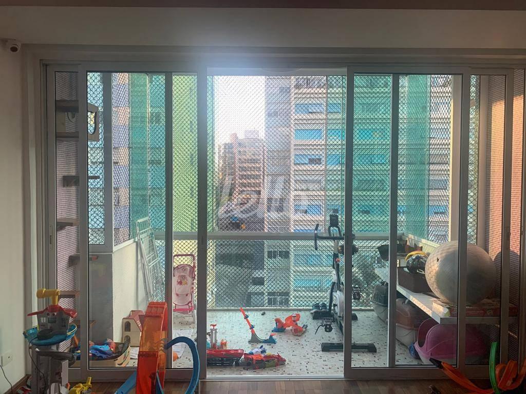 SACADA de Apartamento para alugar, Padrão com 160 m², 3 quartos e 1 vaga em Bela Vista - São Paulo