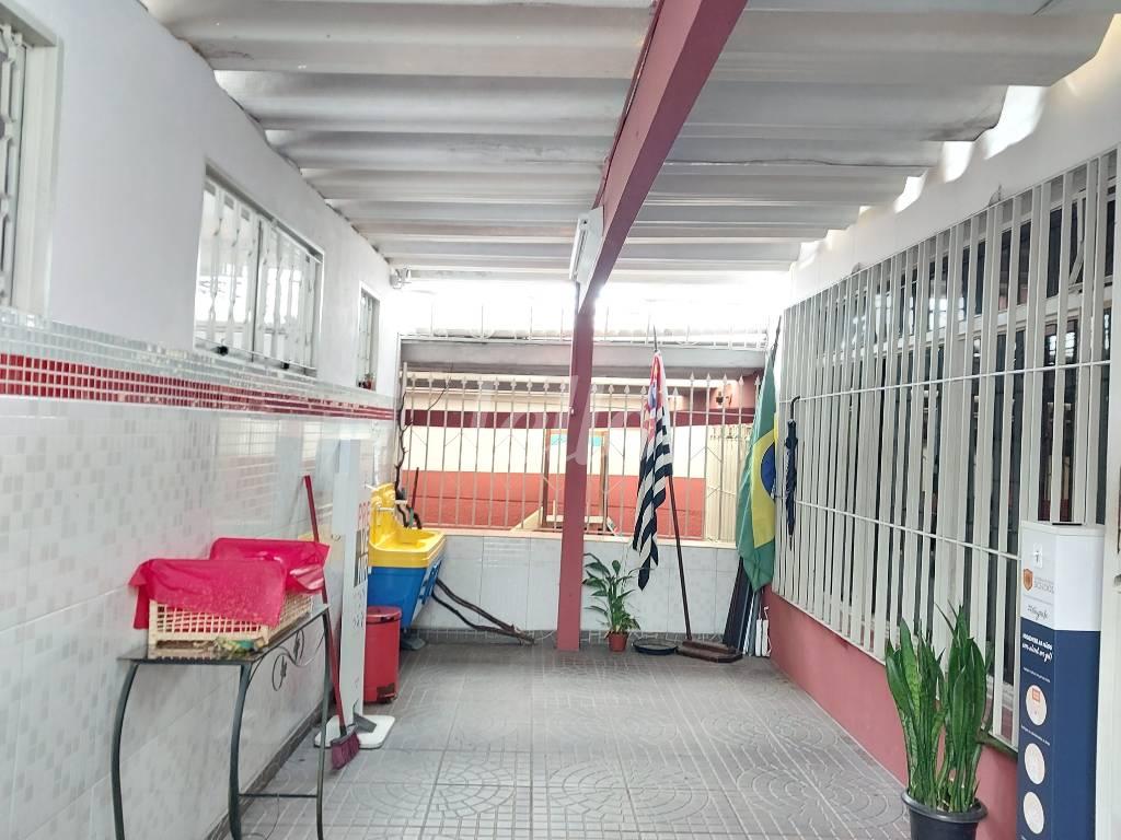 ENTRADA de Casa à venda, sobrado com 296 m², 2 quartos e 2 vagas em Água Fria - São Paulo