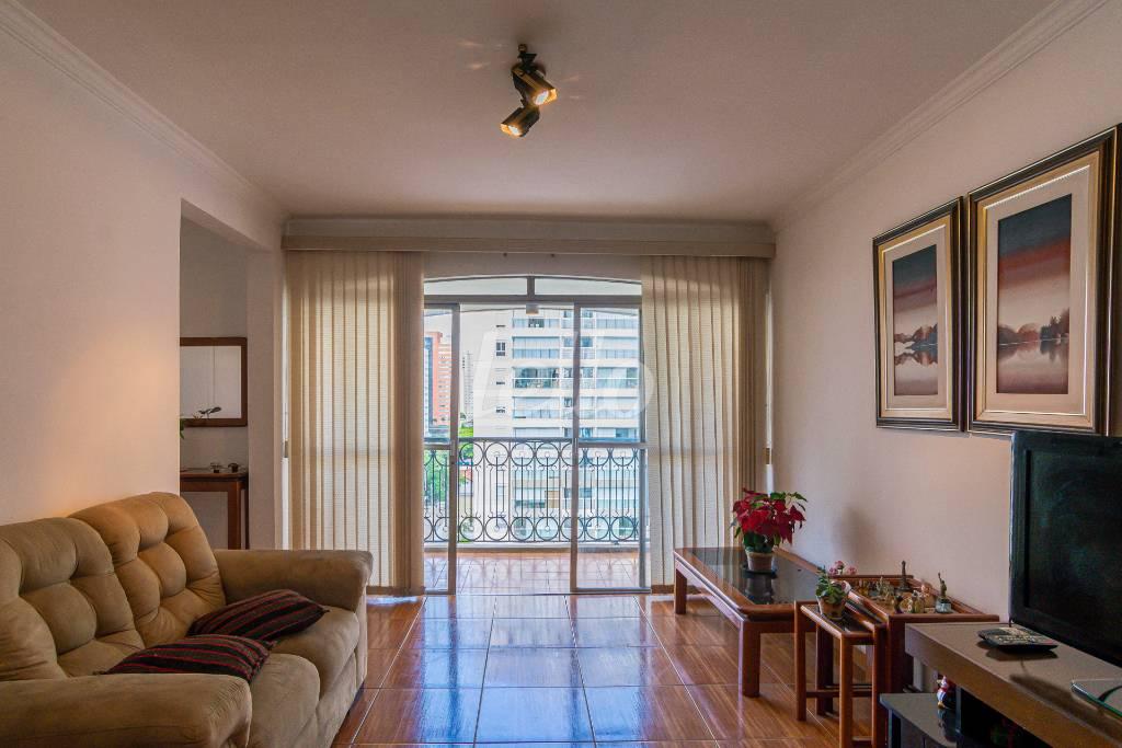 SALA de Apartamento à venda, Padrão com 135 m², 3 quartos e 1 vaga em Indianópolis - São Paulo