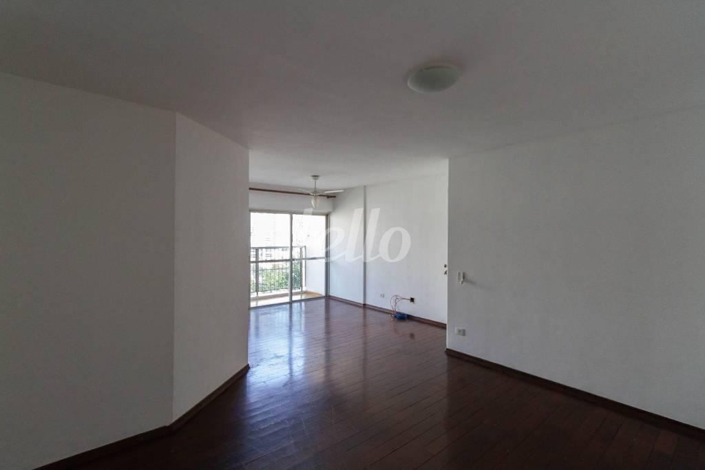 SALA de Apartamento para alugar, Padrão com 110 m², 4 quartos e 2 vagas em Pinheiros - São Paulo