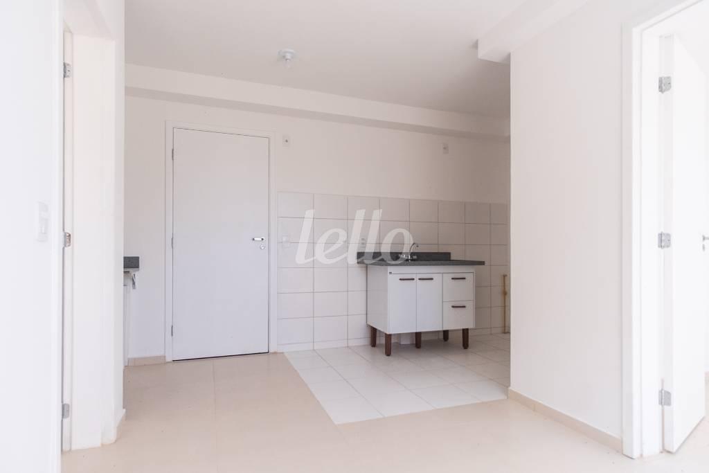 SALA/COZINHA de Apartamento para alugar, Padrão com 34 m², 2 quartos e em Vila Rosália - Guarulhos