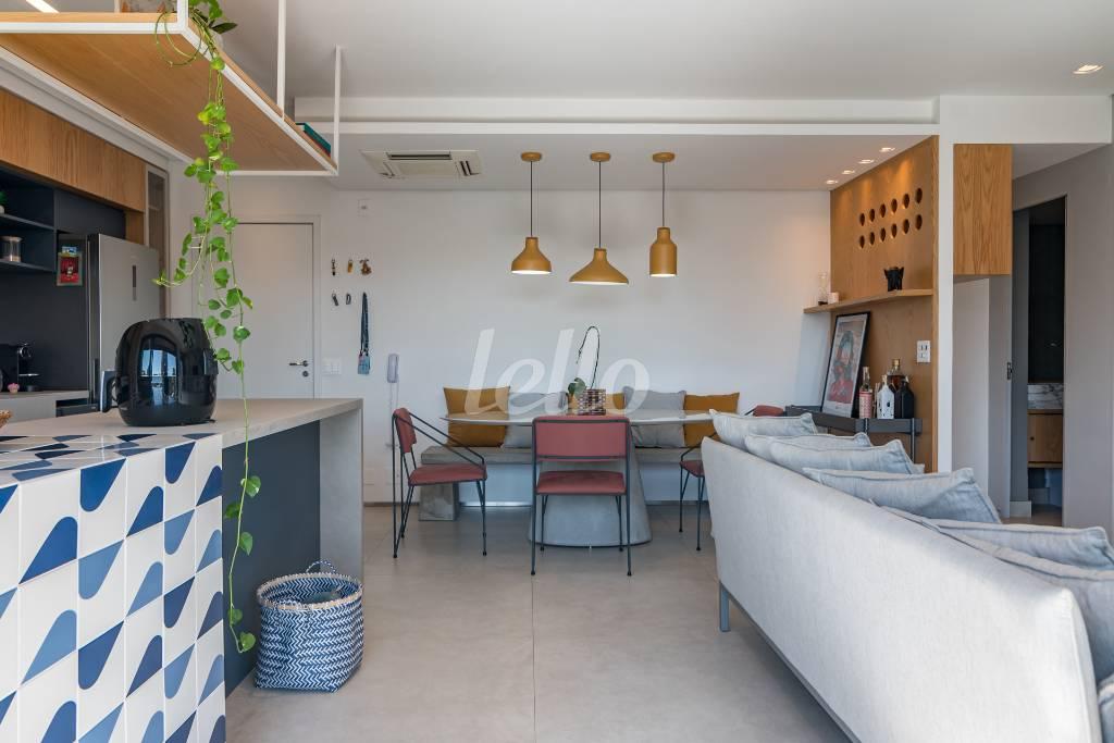 SALA de Apartamento para alugar, Padrão com 72 m², 1 quarto e 1 vaga em Vila Madalena - São Paulo