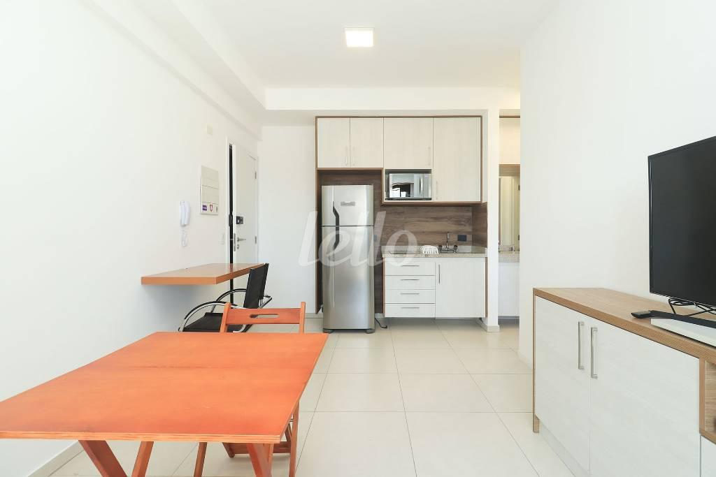 SALA de Apartamento para alugar, Padrão com 39 m², 1 quarto e 1 vaga em Bela Vista - São Paulo