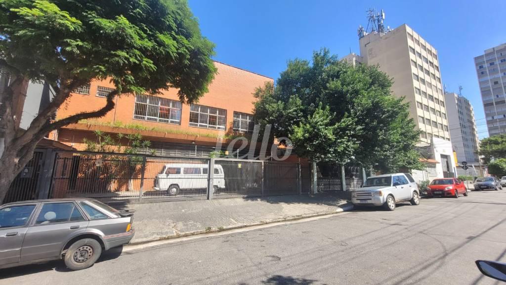FACHADA de Galpão/Armazém à venda, Padrão com 480 m², e 3 vagas em Mooca - São Paulo