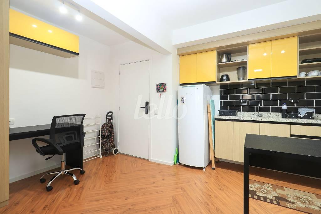 SALA de Apartamento para alugar, Padrão com 27 m², 1 quarto e em Bela Vista - São Paulo