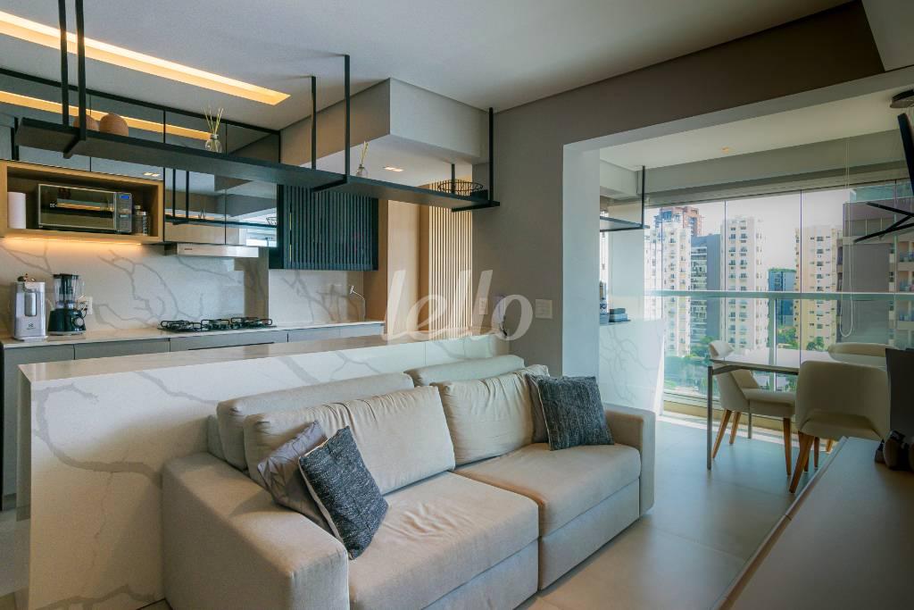 SALA de Apartamento à venda, Padrão com 68 m², 2 quartos e 1 vaga em Sumaré - São Paulo
