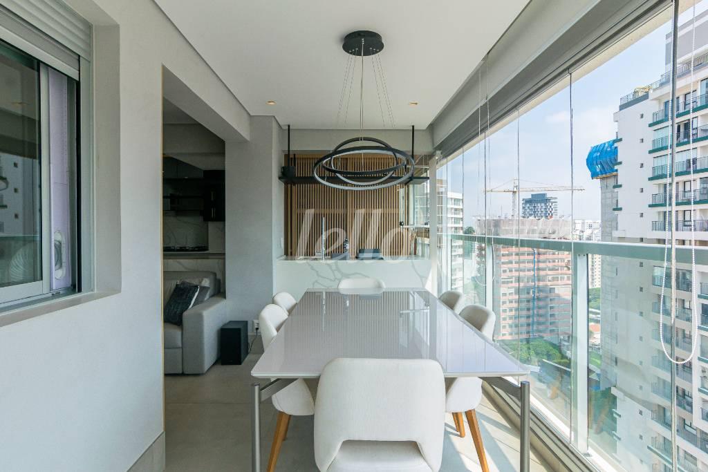 VARANDA de Apartamento à venda, Padrão com 68 m², 2 quartos e 1 vaga em Sumaré - São Paulo