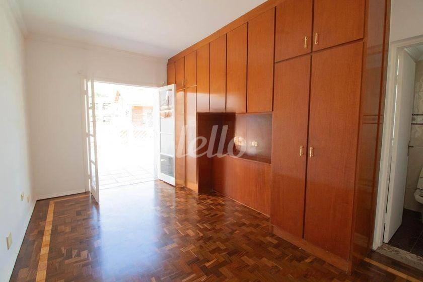 SUÍTE de Casa para alugar, sobrado com 130 m², 2 quartos e 2 vagas em Parque Vitória - São Paulo