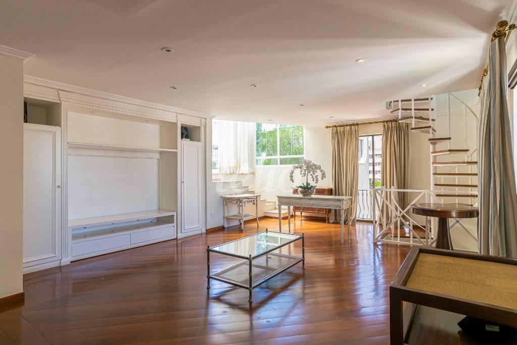 SALA de Apartamento à venda, Triplex com 221 m², 1 quarto e 2 vagas em Jardim Paulista - São Paulo