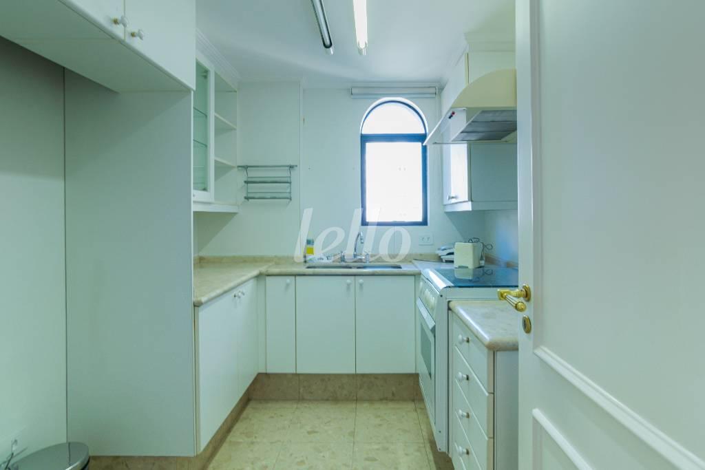 COZINHA de Apartamento à venda, Triplex com 221 m², 1 quarto e 2 vagas em Jardim Paulista - São Paulo