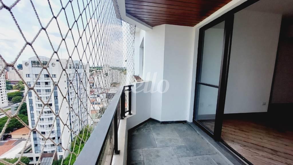 LIVING de Apartamento à venda, Padrão com 191 m², 3 quartos e 3 vagas em Indianópolis - São Paulo