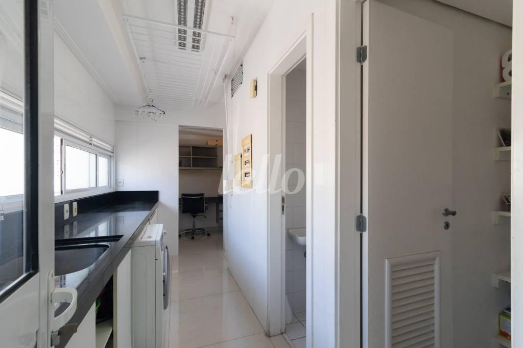 ÁREA DE SERVIÇO de Apartamento à venda, Padrão com 224 m², 4 quartos e 4 vagas em Vila Gomes Cardim - São Paulo