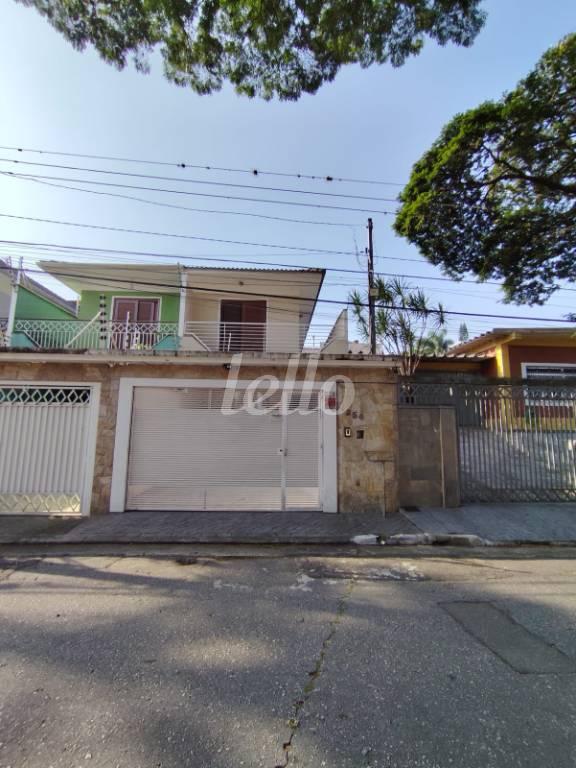FOTO de Casa à venda, sobrado com 212 m², 3 quartos e 4 vagas em Vila Irmãos Arnoni - São Paulo