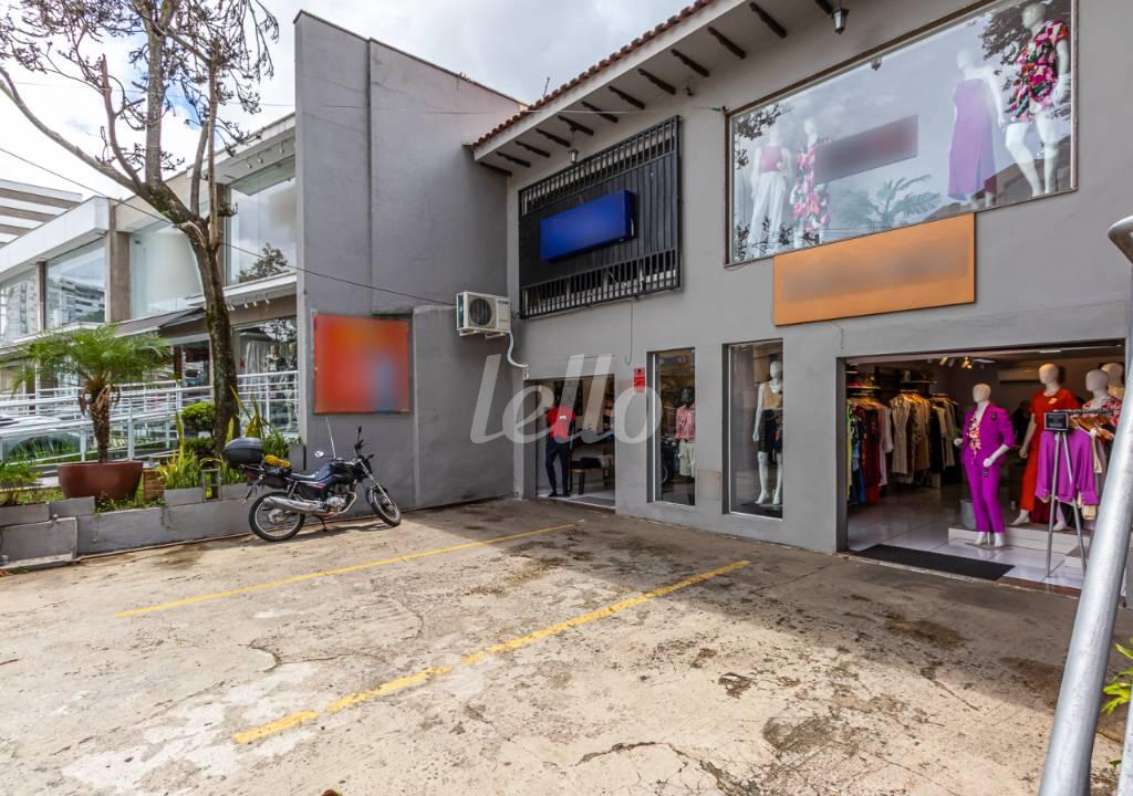 FACHADA de Loja para alugar, Padrão com 100 m², e 1 vaga em Vila Paulicéia - São Paulo
