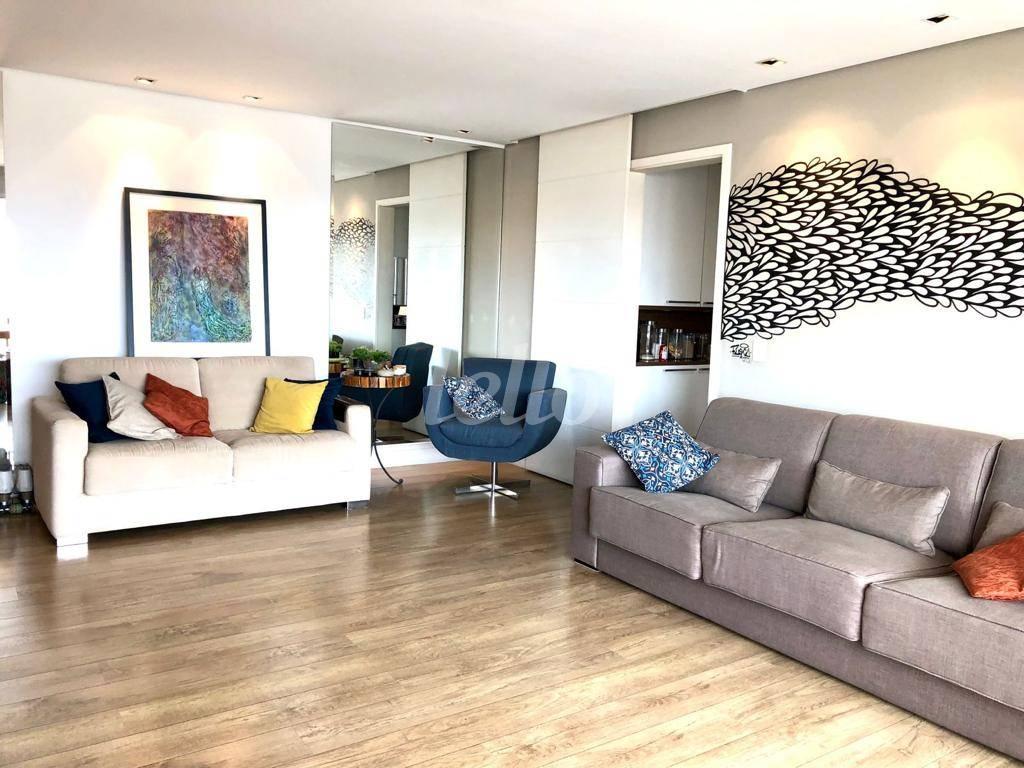 SALA de Apartamento à venda, Padrão com 111 m², 3 quartos e 2 vagas em Vila Gumercindo - São Paulo