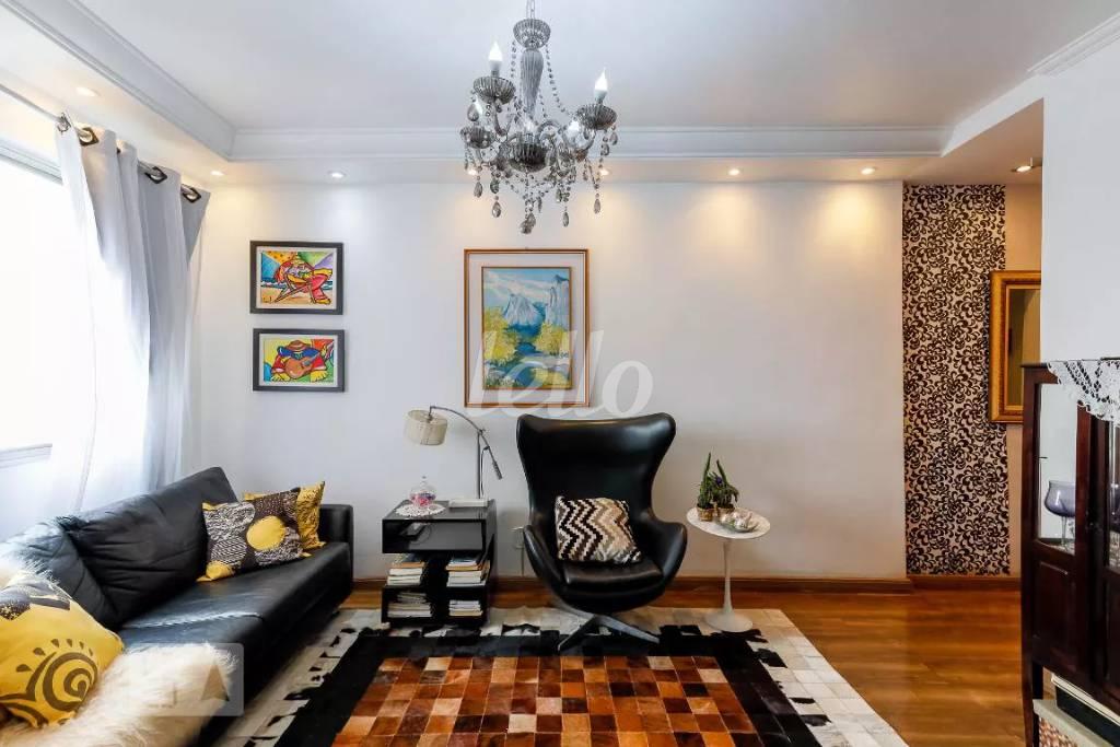F de Apartamento à venda, Padrão com 110 m², 2 quartos e 1 vaga em Parque Novo Mundo - São Paulo