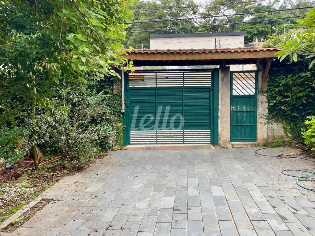 FOTO de Casa à venda, térrea com 149 m², 2 quartos e 4 vagas em Horto Florestal - São Paulo